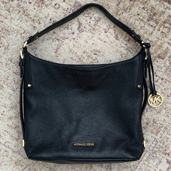 Michael Kors Handbags - Michael Kors bucket bag